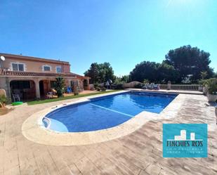 Piscina de Casa o xalet en venda en Vinaròs amb Calefacció, Jardí privat i Terrassa