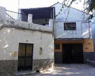 Vista exterior de Casa o xalet en venda en Iznalloz