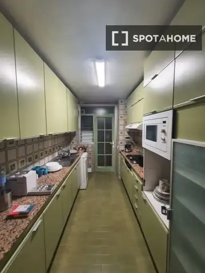 Kitchen of Flat for share in Barcelona  with Air Conditioner, Heating and Furnished