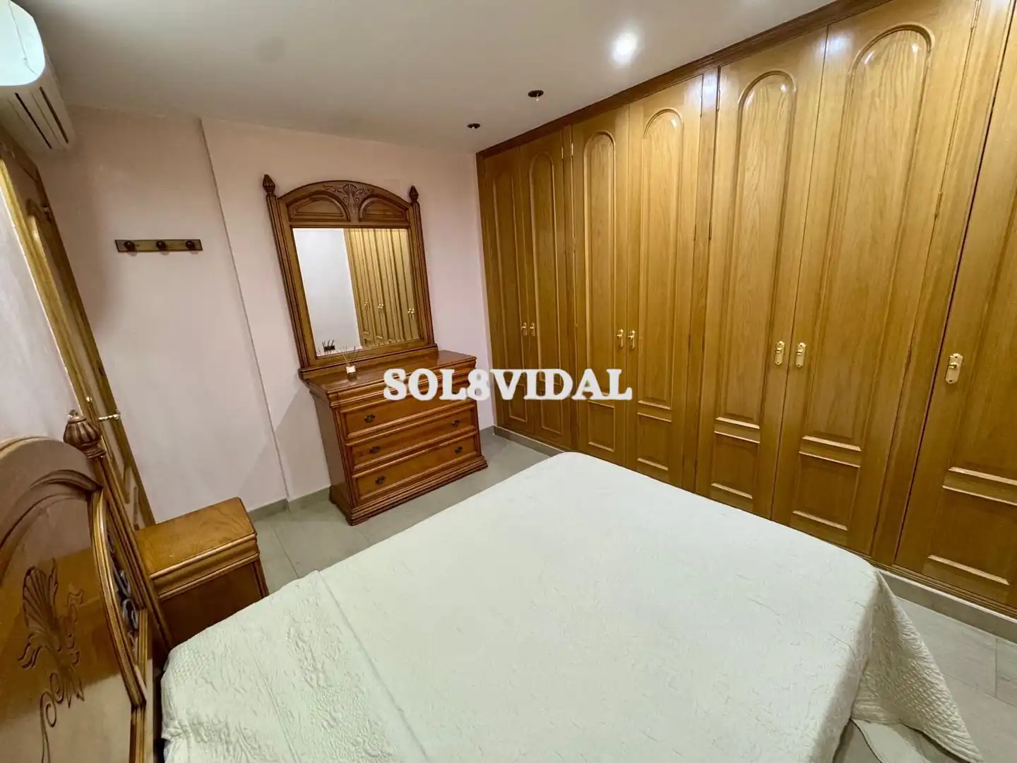 Habitación de Piso de alquiler en Torrevieja con Aire acondicionado, Calefacción y Amueblado