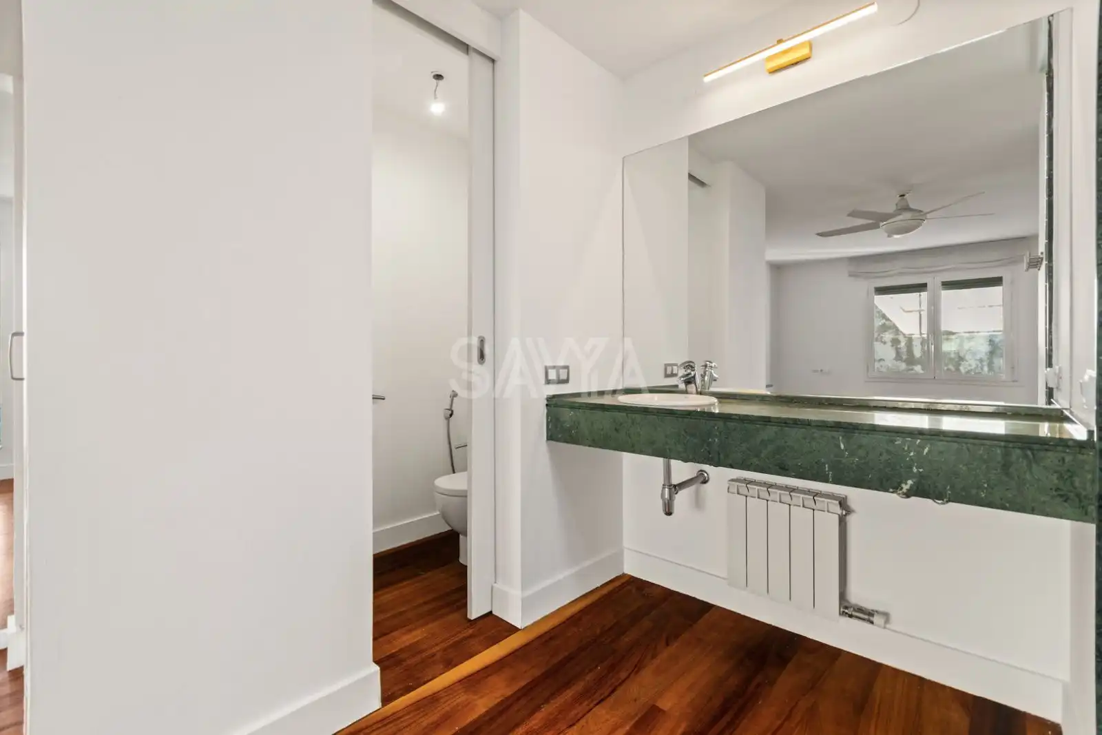 Bathroom of Office for sale in Barcelona