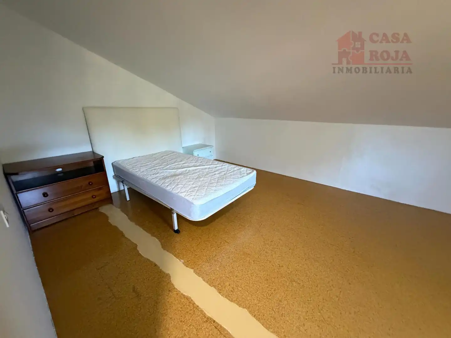 Dormitori de Casa o xalet en venda en Cangas  amb Calefacció, Terrassa i Moblat
