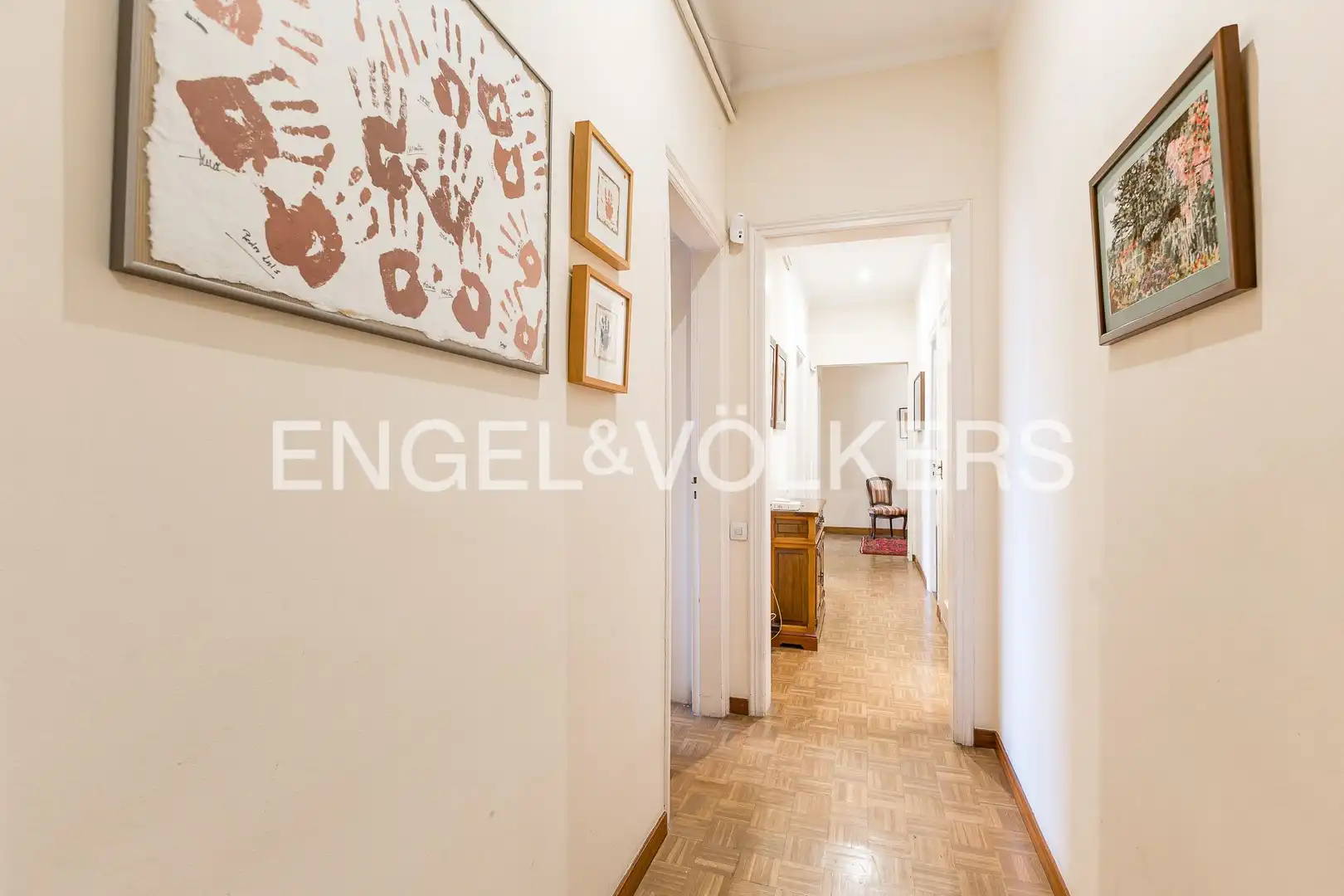 Flat for sale in Barcelona  with Heating and Parquet flooring