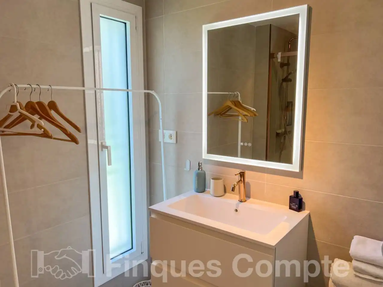 Bany de Casa o xalet en venda en Roda de Berà amb Aire condicionat, Jardí privat i Terrassa