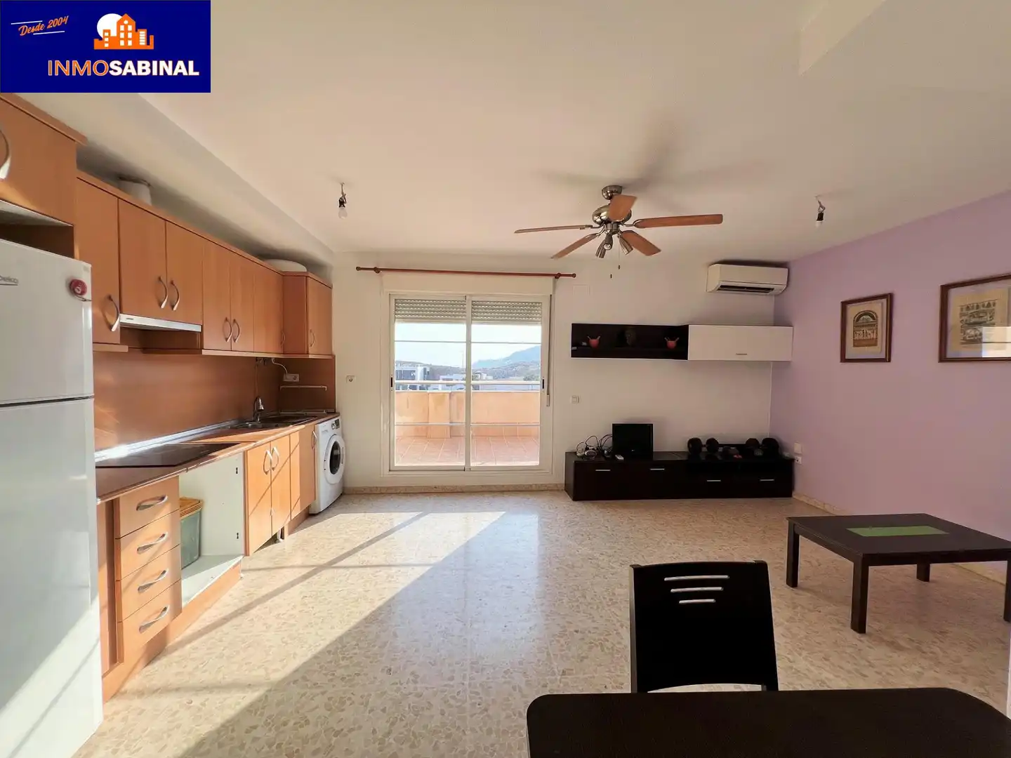 Vista exterior de Piso en venta en Roquetas de Mar con Aire acondicionado, Terraza y Piscina comunitaria