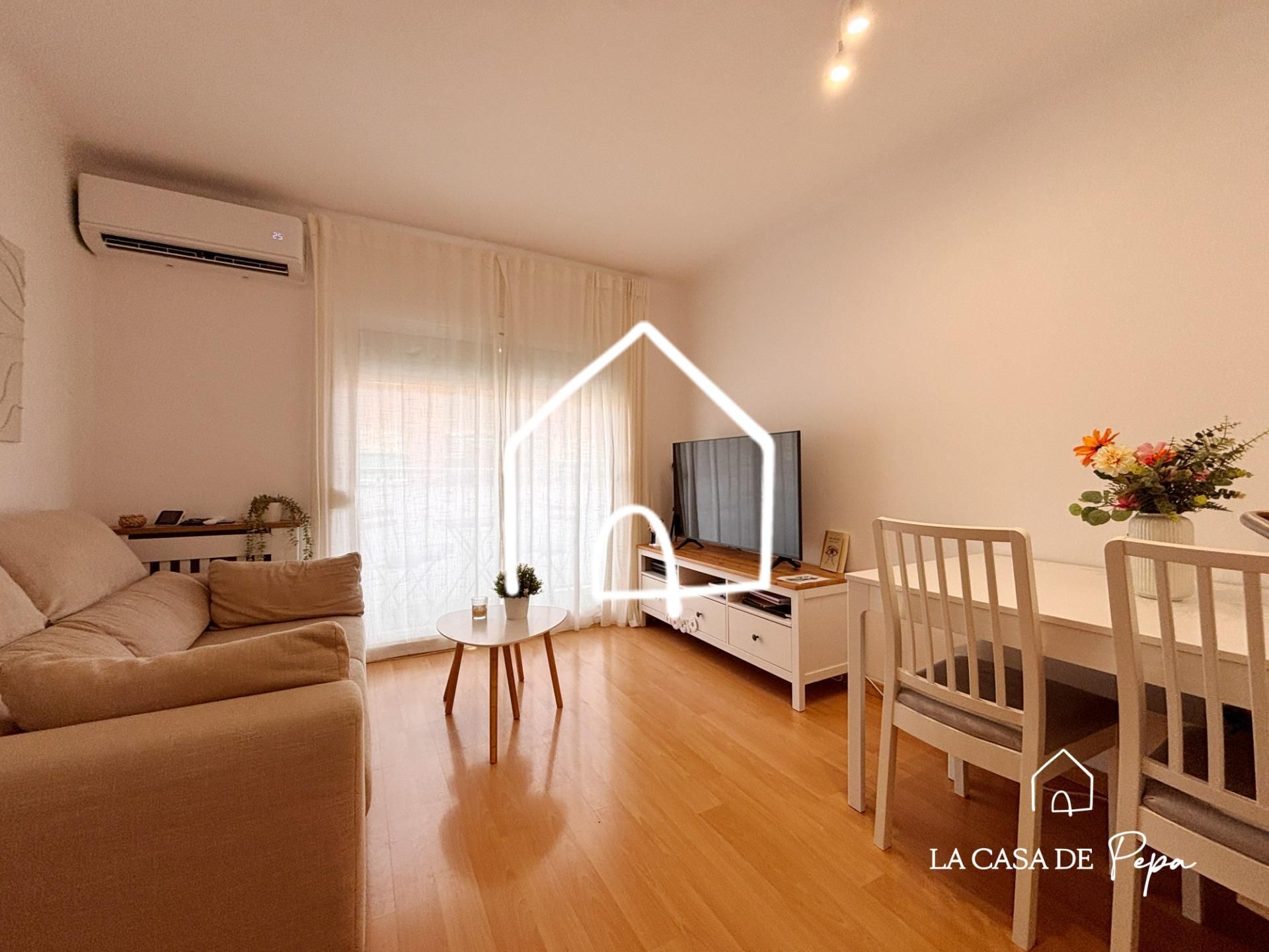 Living room of Flat for sale in Viladecans  with Air Conditioner, Heating and Parquet flooring