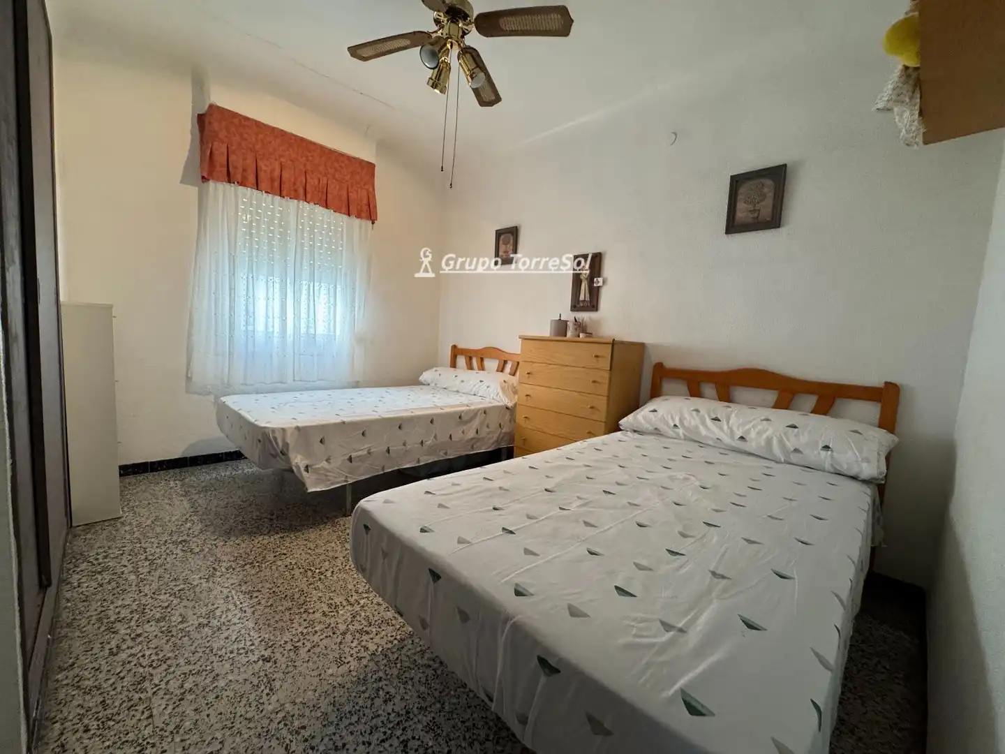 Schlafzimmer von Dachboden zum Verkauf in Santa Pola mit Terrasse