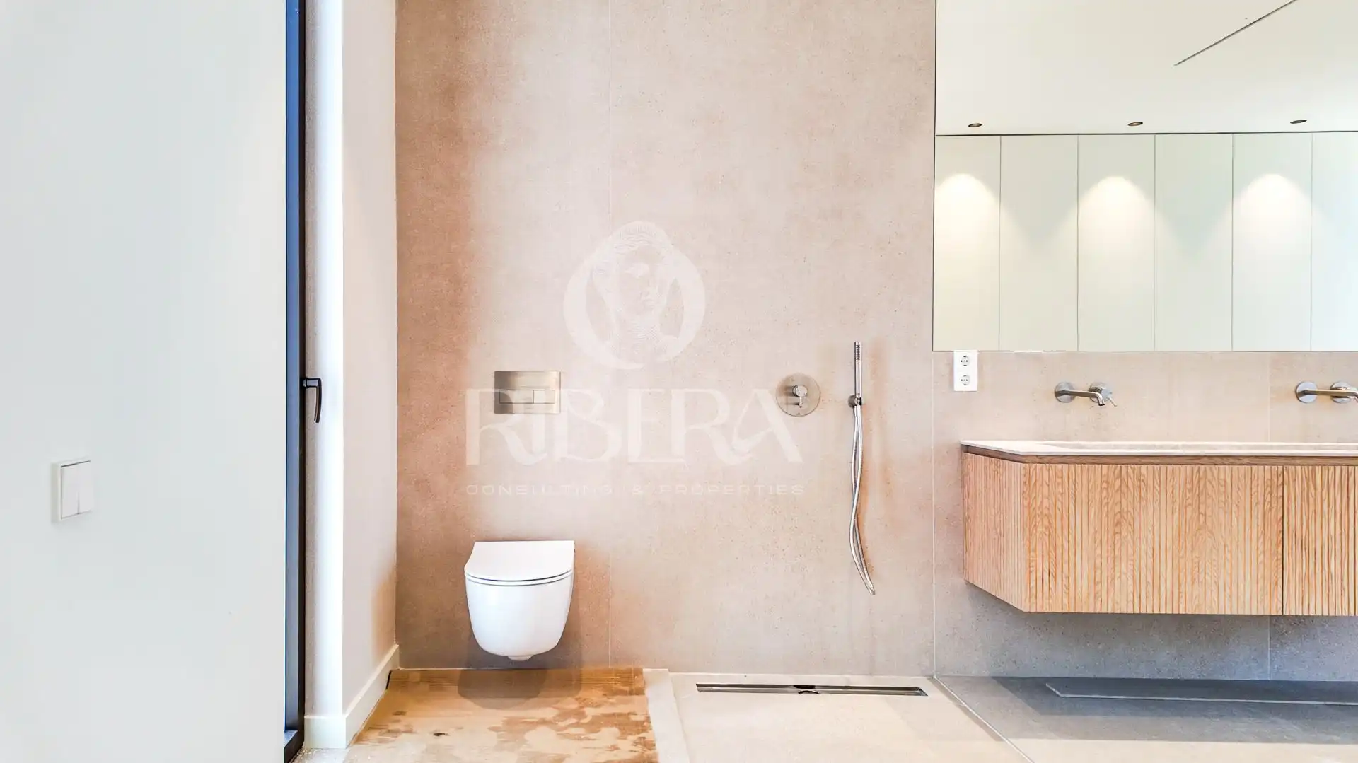Baño de Casa o chalet en venta en L'Eliana con Aire acondicionado, Calefacción y Jardín privado