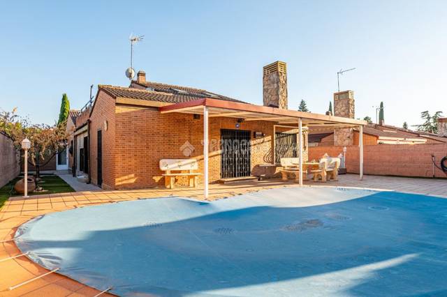 Casa-chalet en Venta en Urbanizaciones