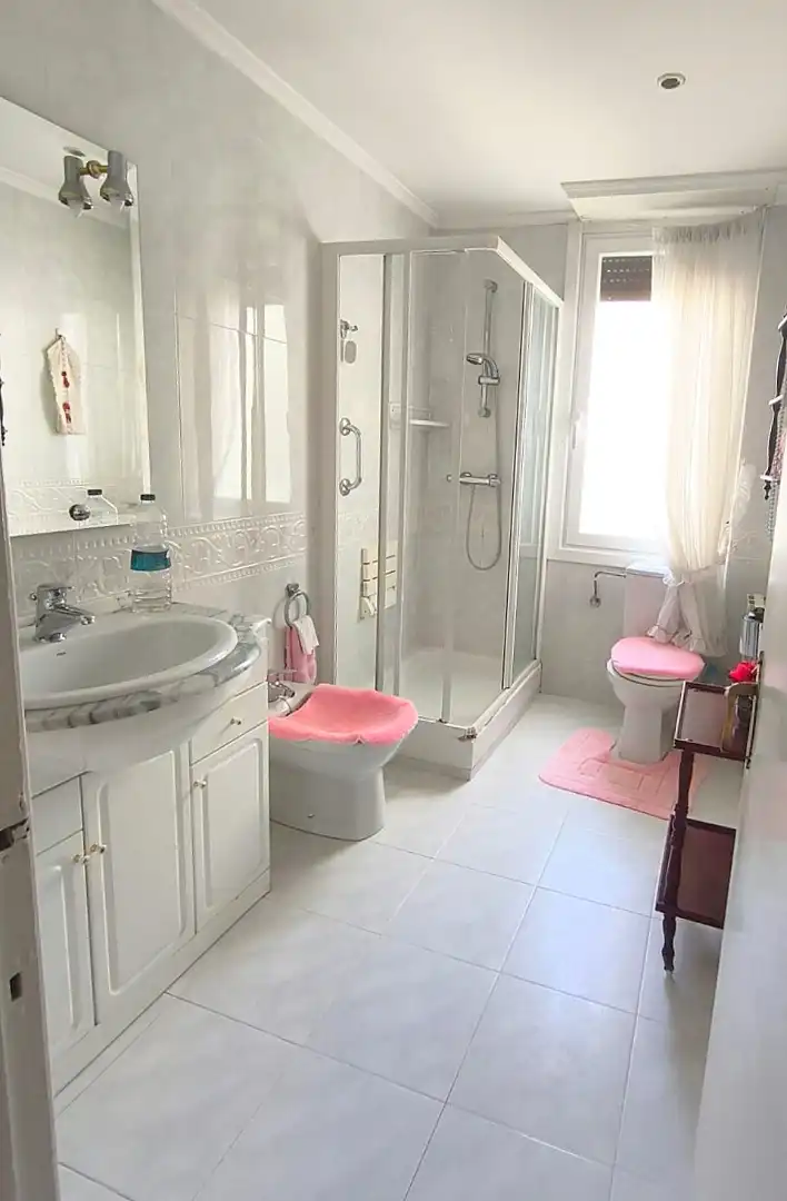 Baño de Piso en venta en Getxo  con Amueblado y Balcón