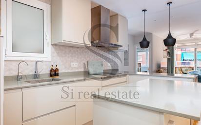 Exterior view of Flat for sale in  Barcelona Capital  with Heating, Parquet flooring and Balcony
