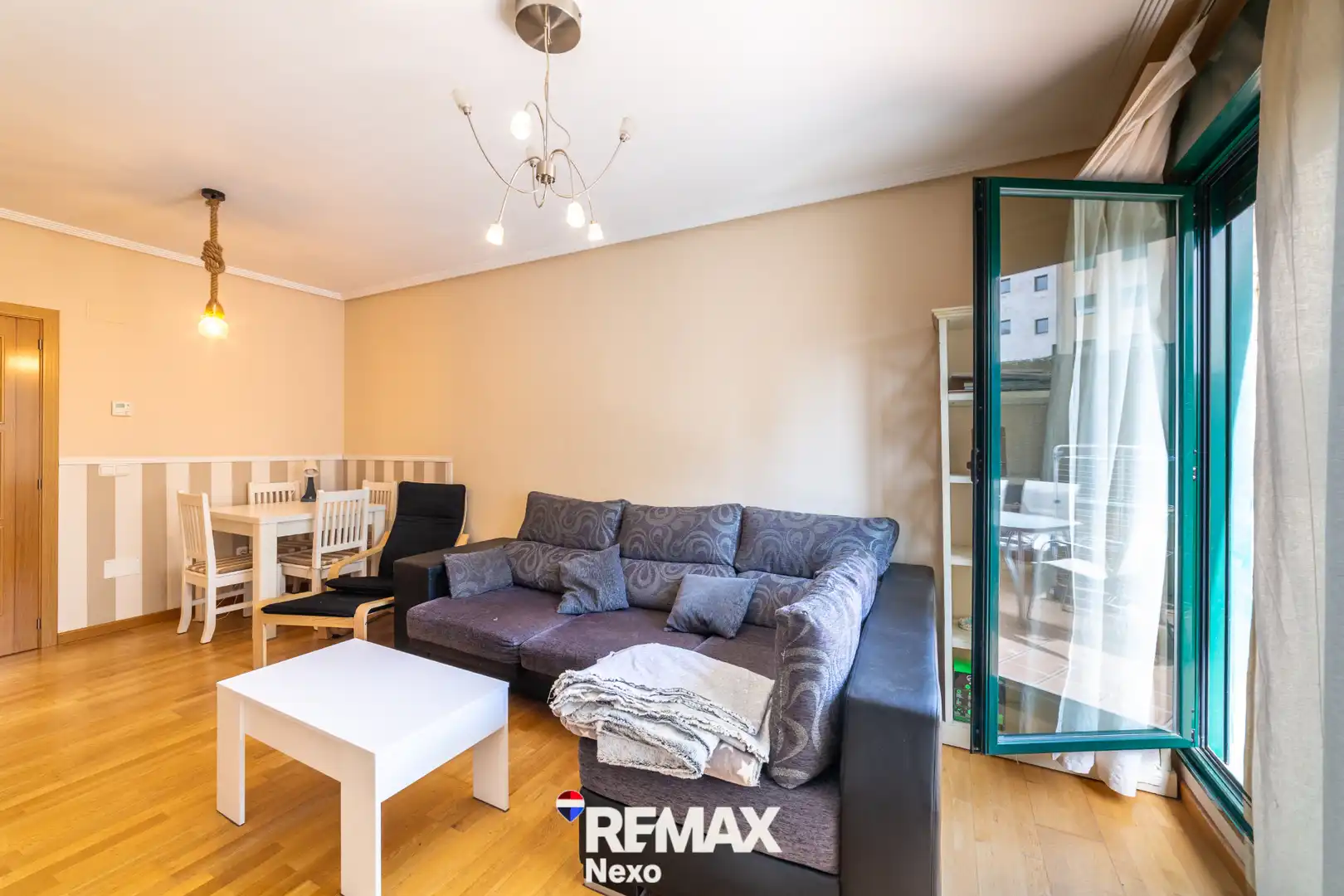 Sala de estar de Piso en venta en Arroyo de la Encomienda con Calefacción, Parquet y Terraza