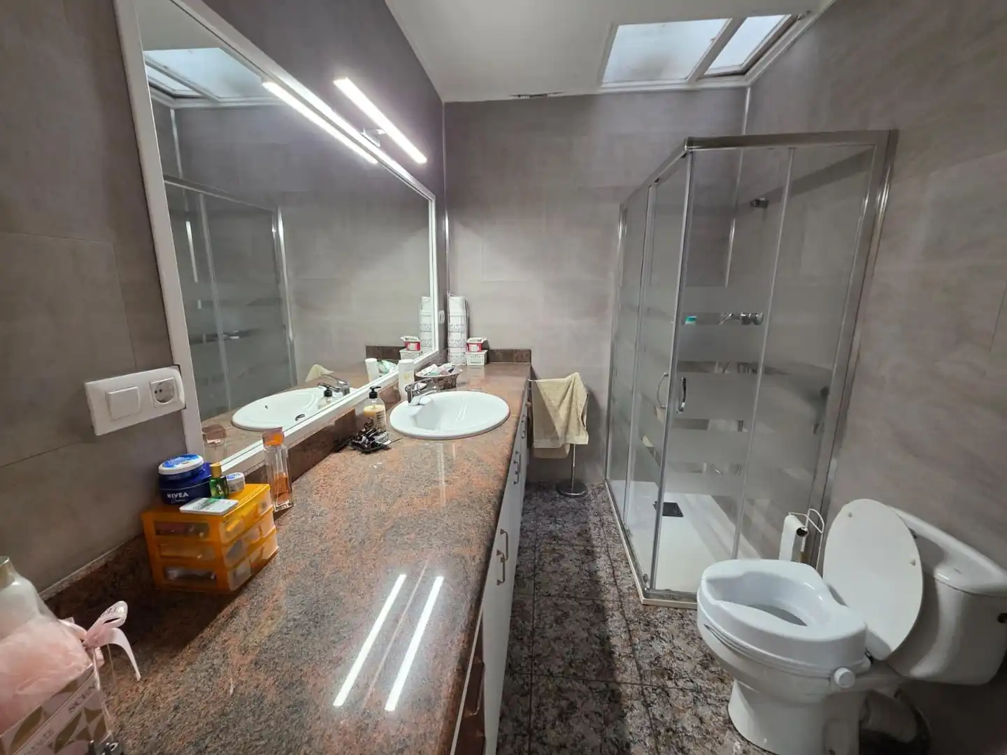 Baño de Planta baja en venta en Igualada con Calefacción, Terraza y Trastero