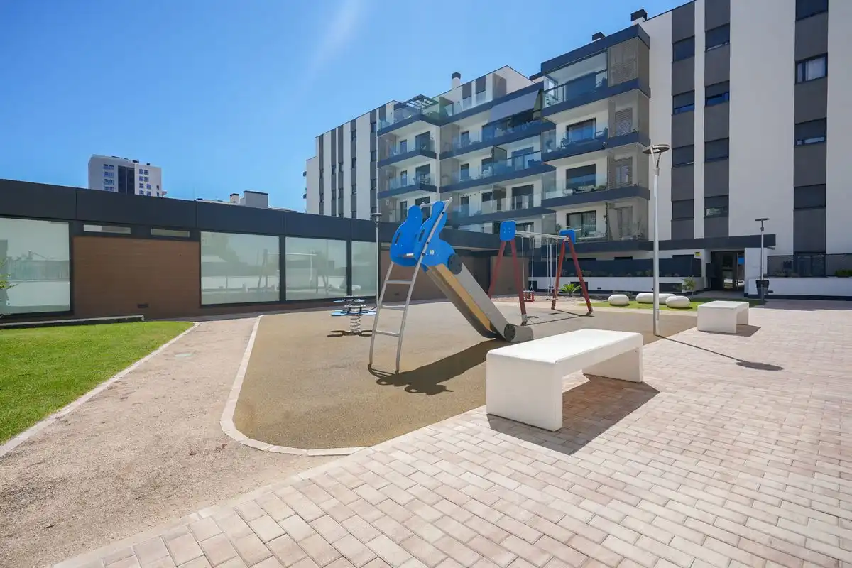 Terraza de Ático en venta en Alcalá de Henares con Aire acondicionado, Calefacción y Jardín privado