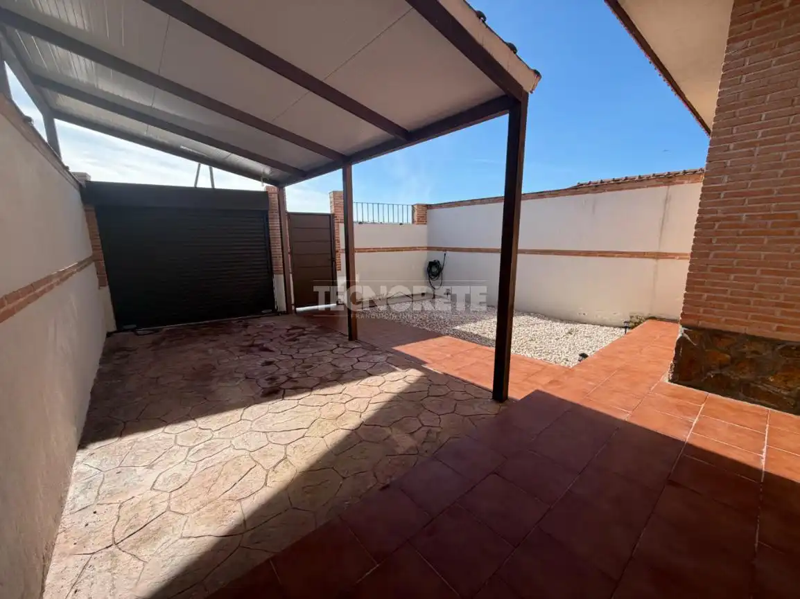 Terrace of Detached homes for sale in Alcaudete de la Jara  with Air Conditioner, Private garden and Swimming Pool