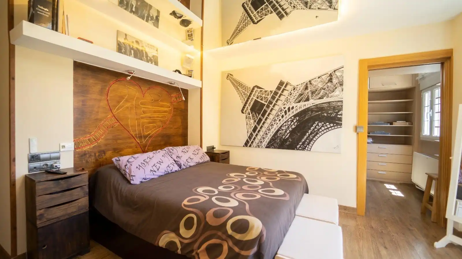 Habitación de Casa o chalet de alquiler en Huétor Vega con Aire acondicionado, Piscina y Amueblado
