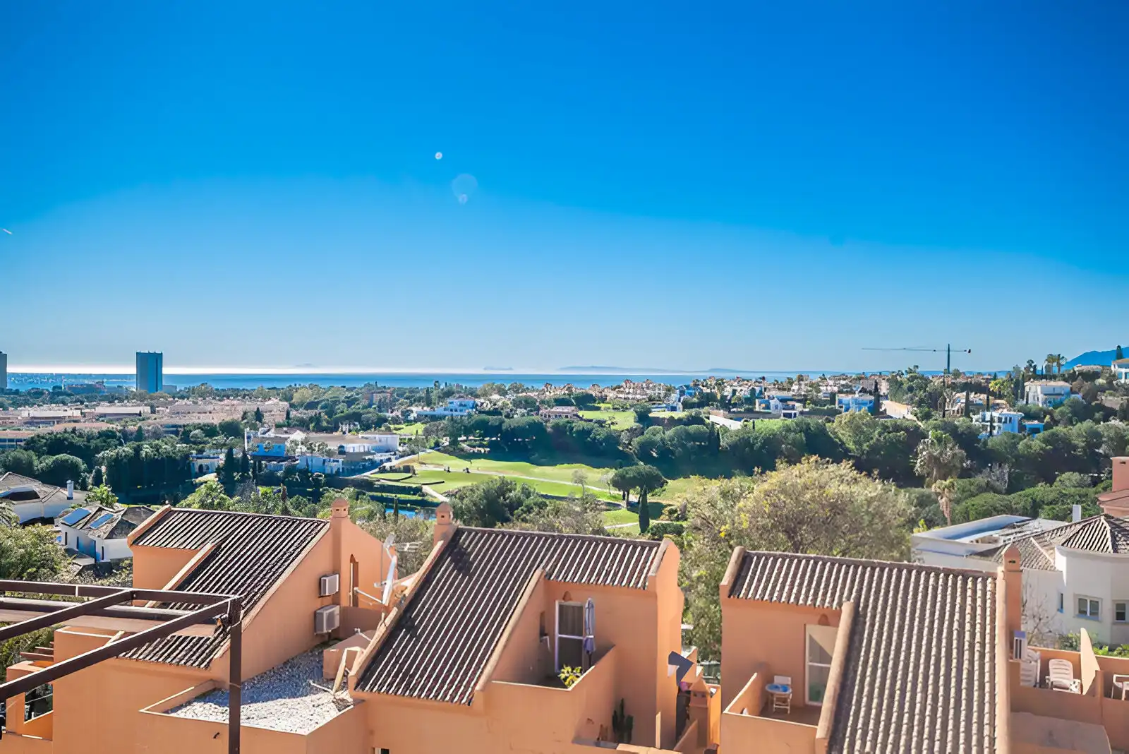 Vista exterior de Ático en venta en Marbella con Terraza y Amueblado