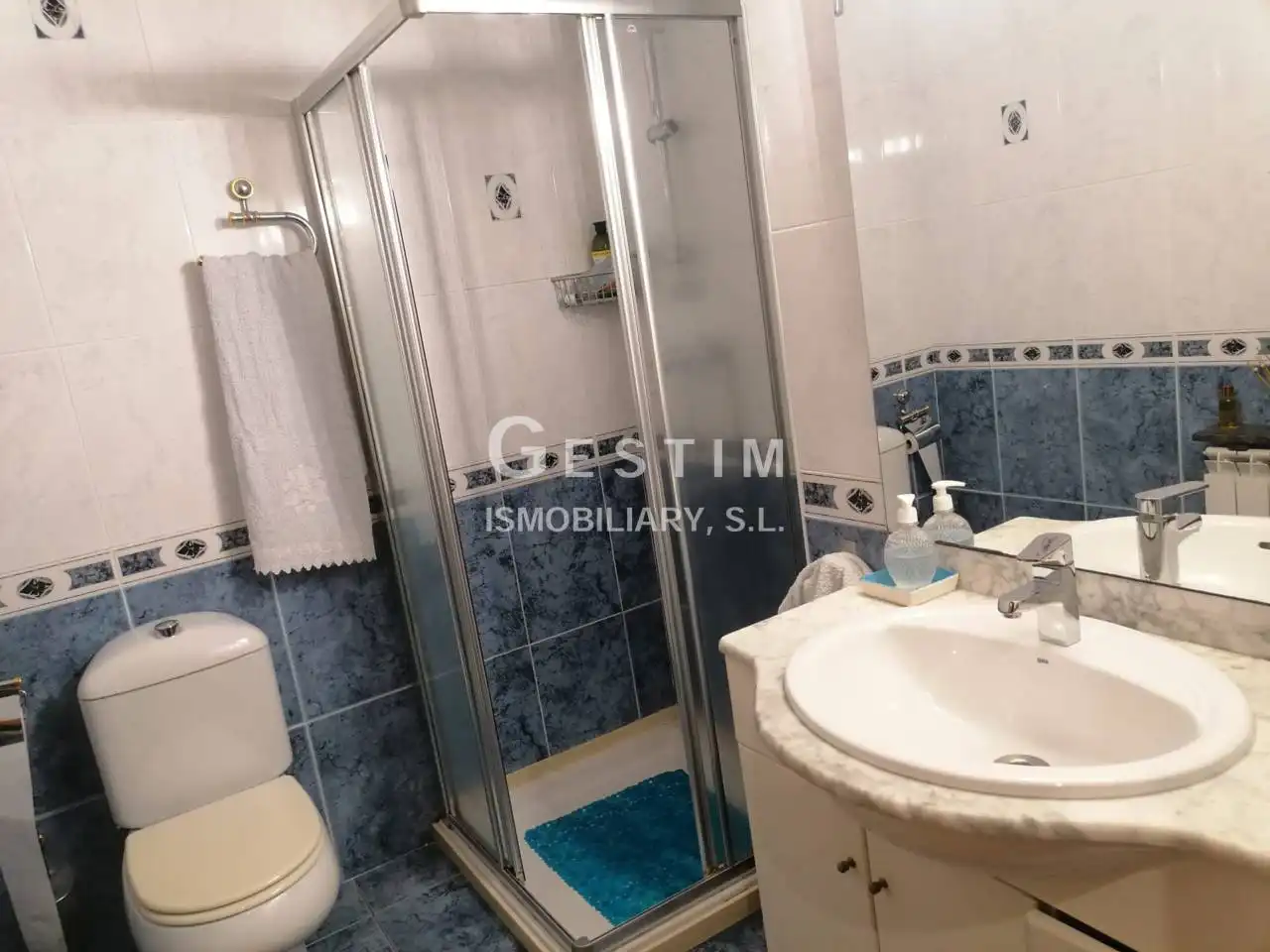 Baño de Piso en venta en Manlleu con Calefacción, Terraza y Balcón