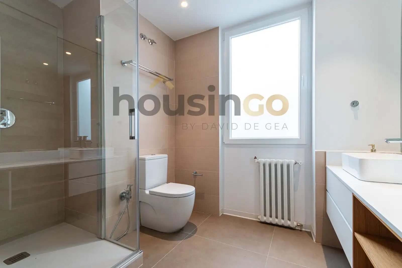 Badezimmer von Wohnung zur Miete in Madrid mit Klimaanlage, Heizung und Abstellraum