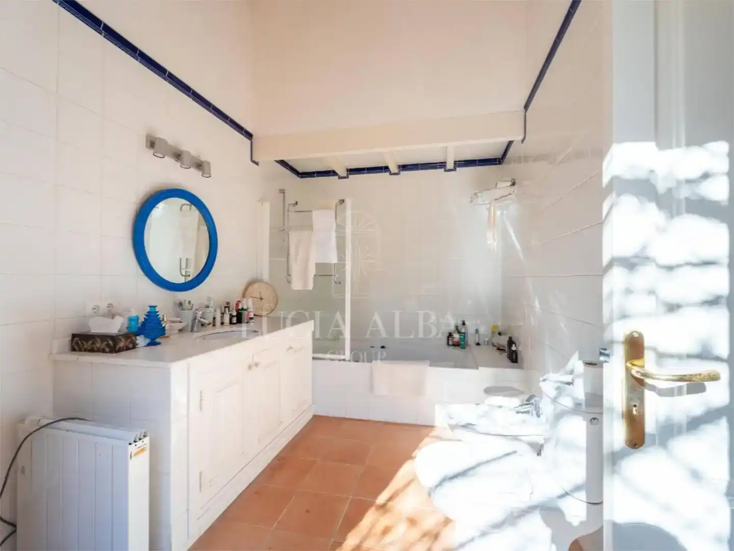 Bathroom of Flat for sale in Sencelles  with Private garden, Storage room and Swimming Pool