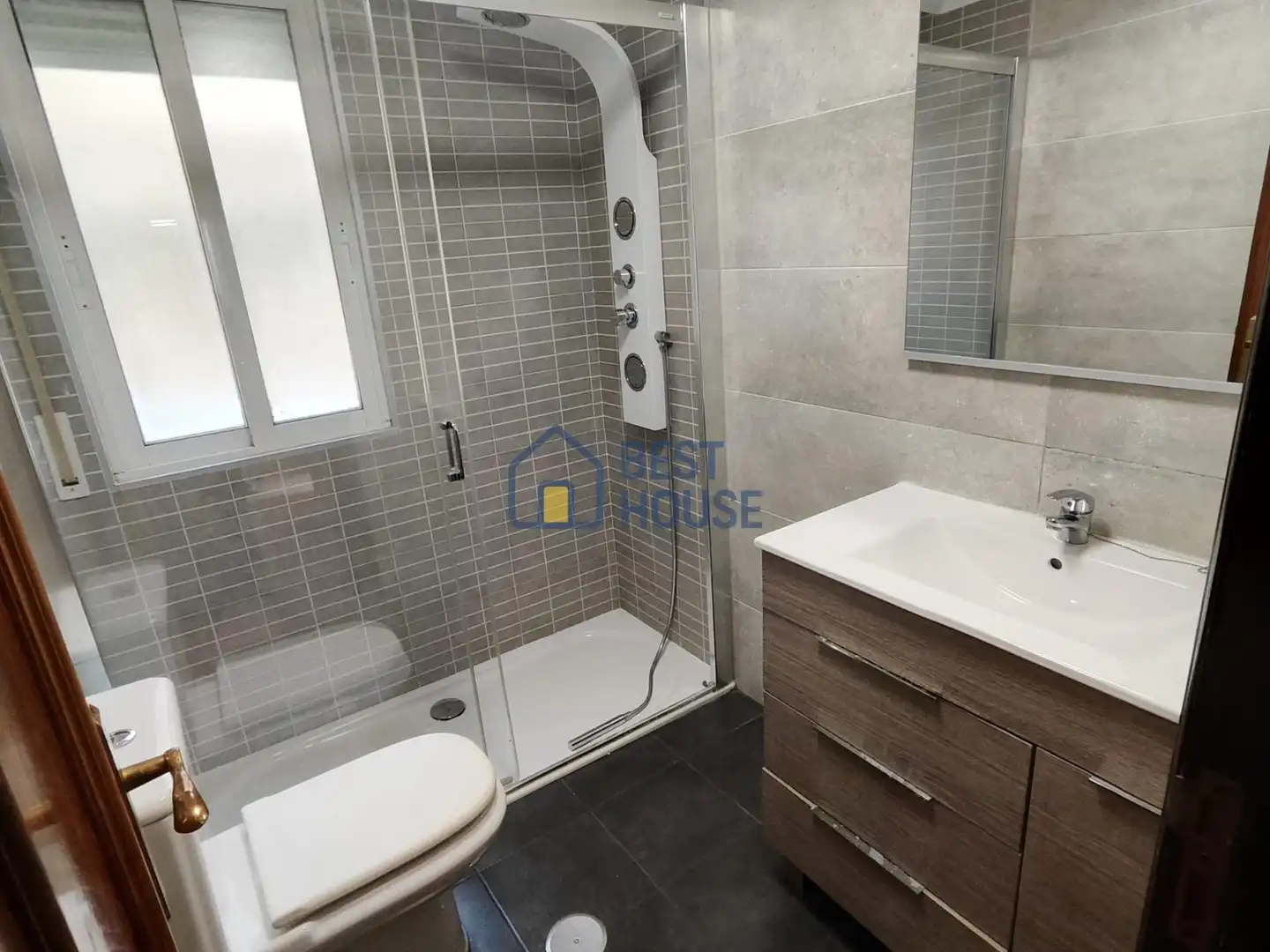Bathroom of Apartments for rent in León Capital   with Heating, Terrace and Furnished
