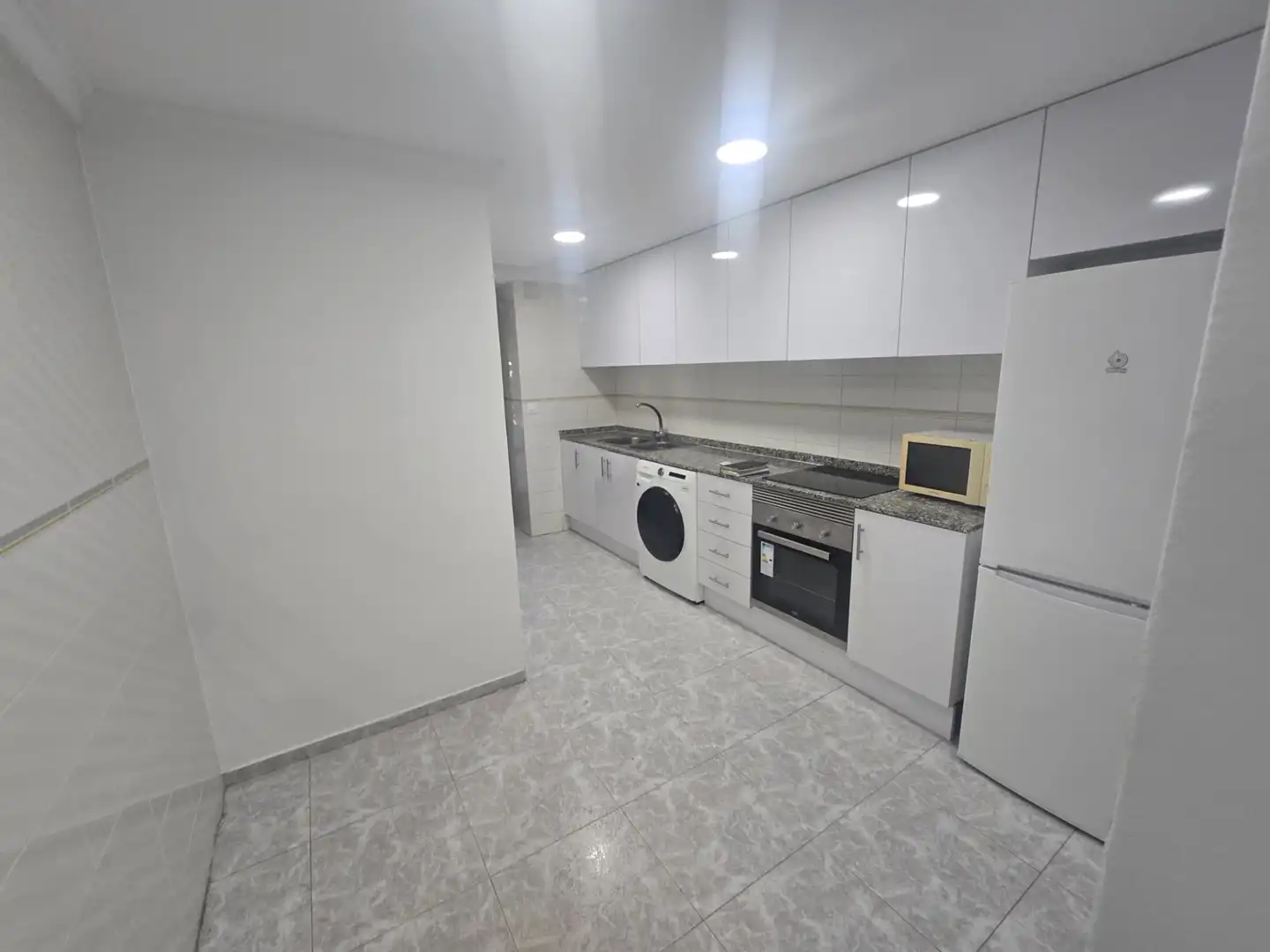Küche von Wohnung zur Miete in Valencia mit Klimaanlage, Heizung und Ofen