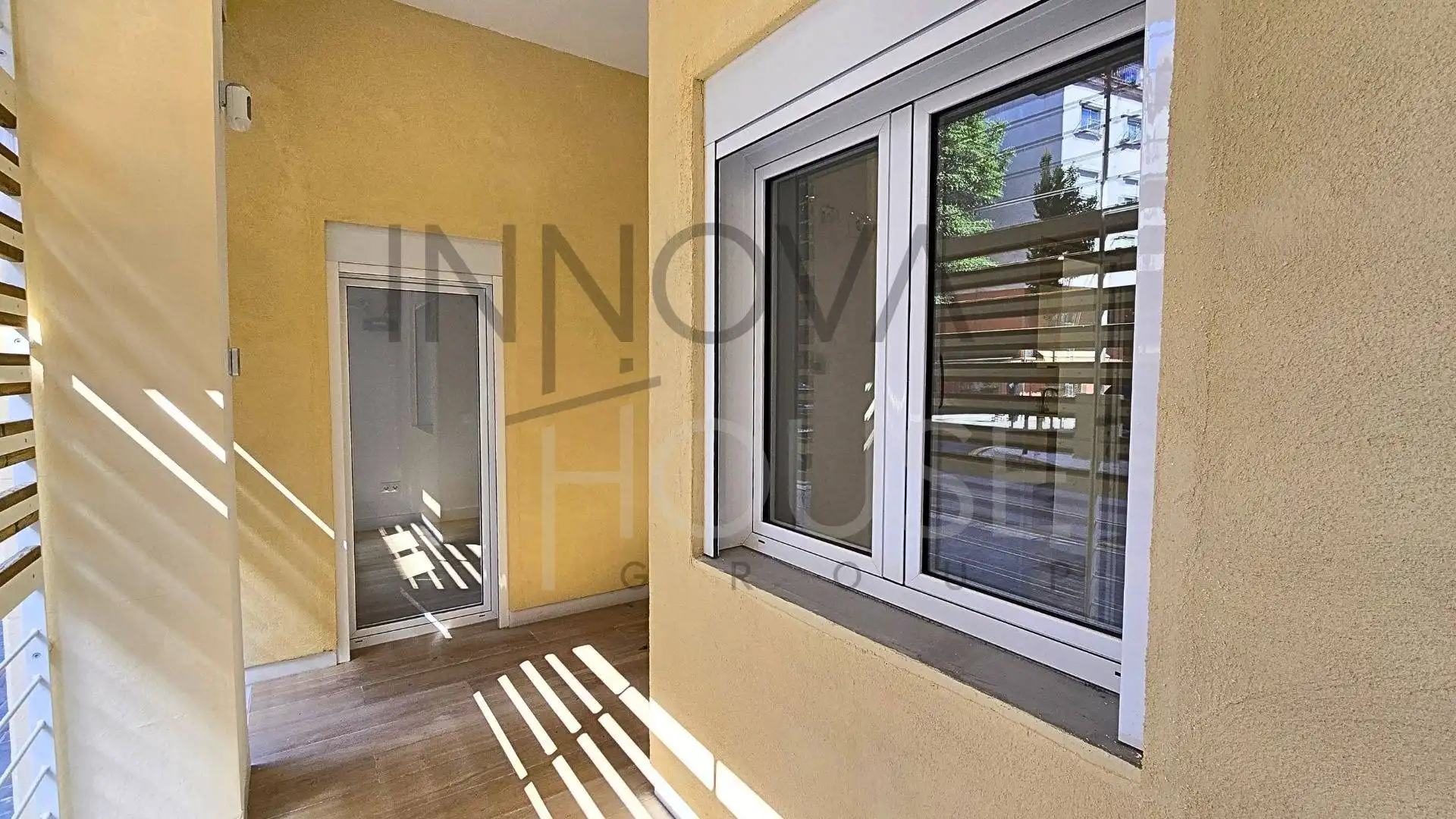 Planta baja en venta en Carrer de les Aigües del Llobregat, La Florida