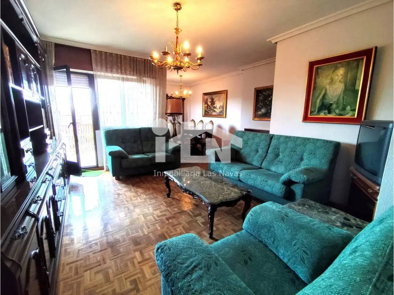 Sala de estar de Piso en venta en Las Navas del Marqués  con Calefacción, Parquet y Terraza