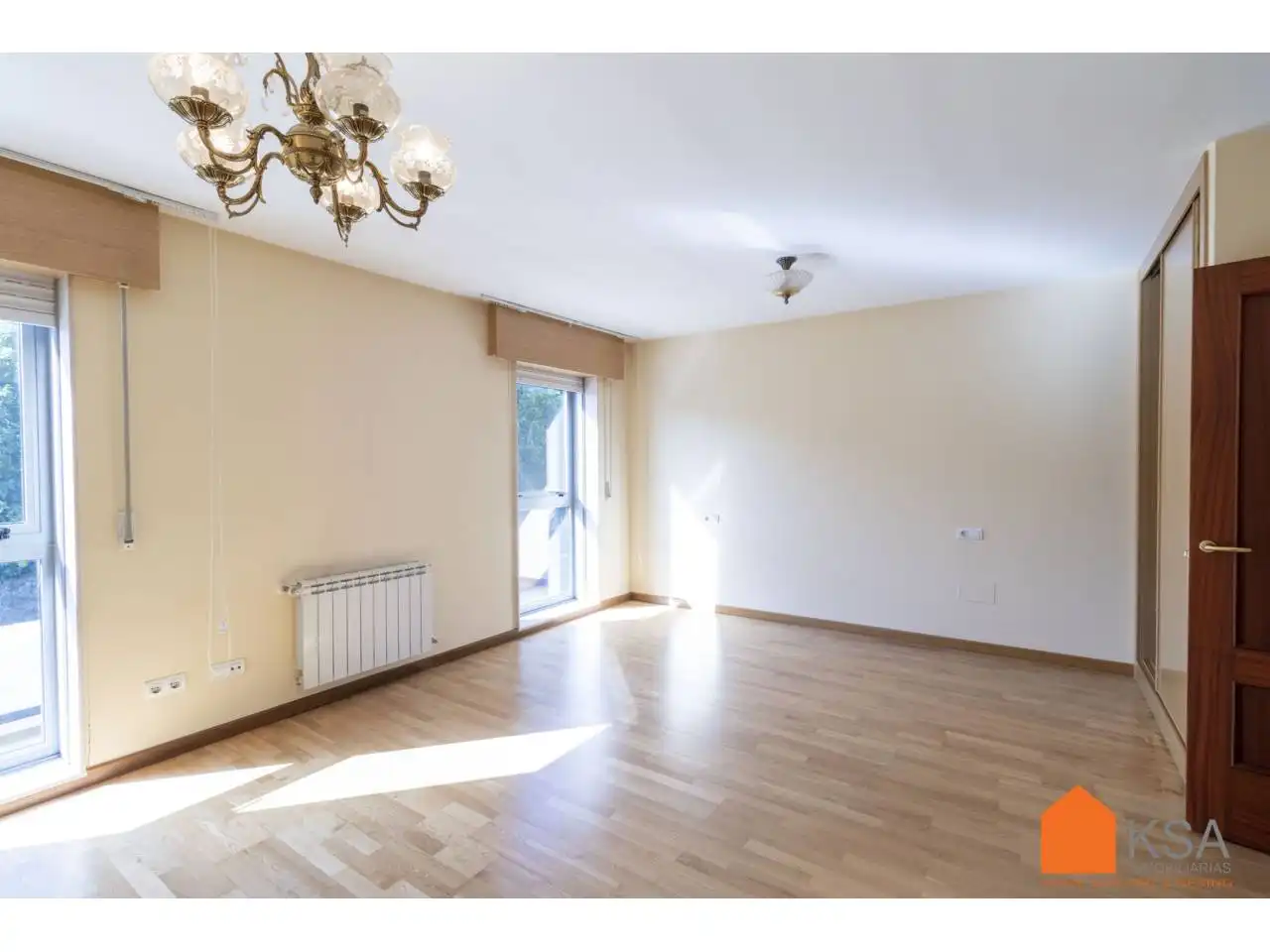 Sala de estar de Casa adosada en venta en Santiago de Compostela  con Jardín privado, Parquet y Terraza