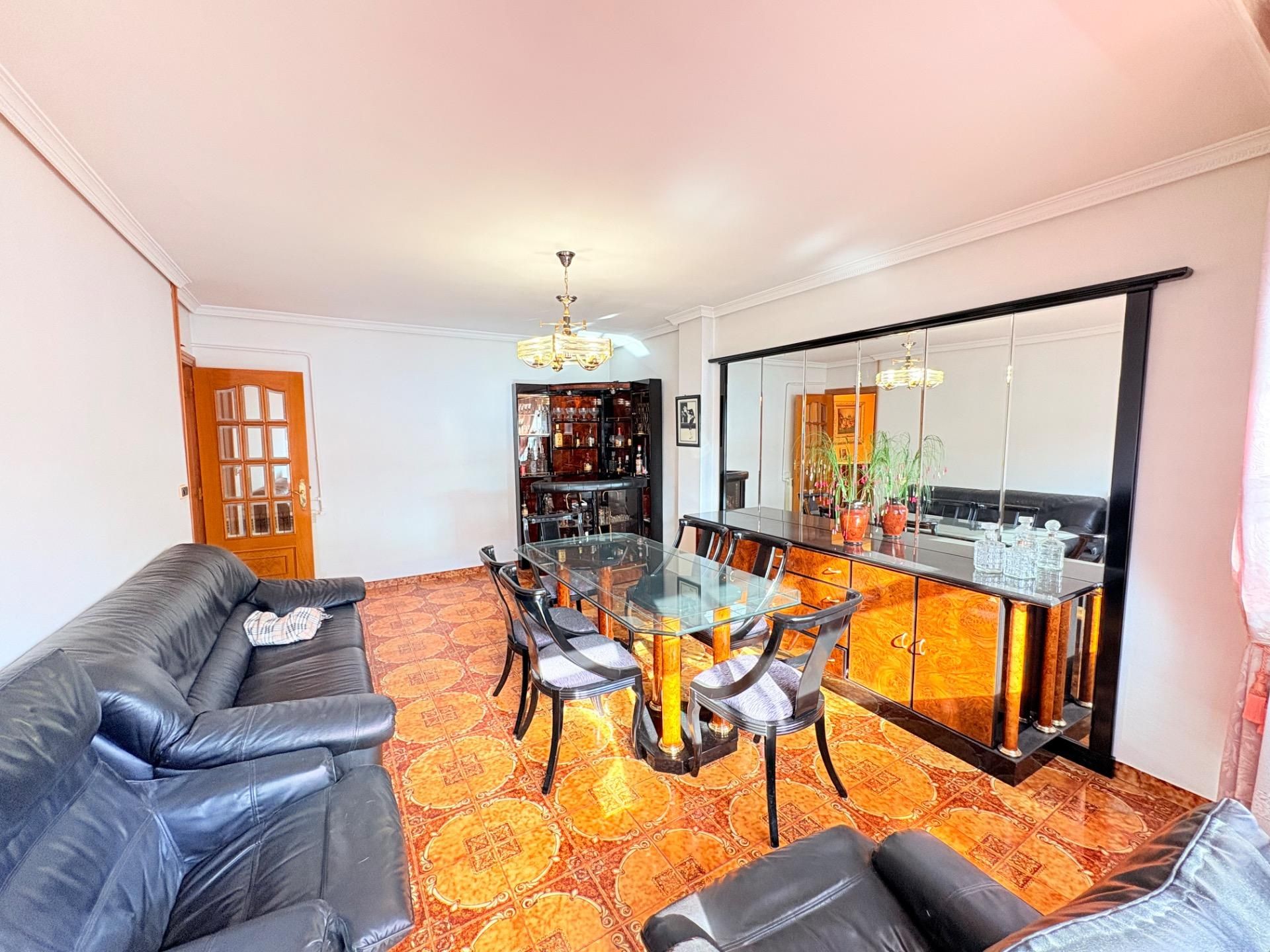 Flat for sale in Avenida Portugal, Flores de Sil - La Placa