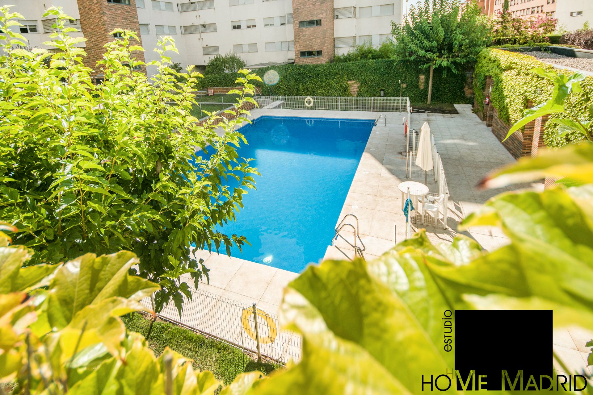 Swimming pool of Flat to rent in  Madrid Capital  with Air Conditioner, Heating and Storage room