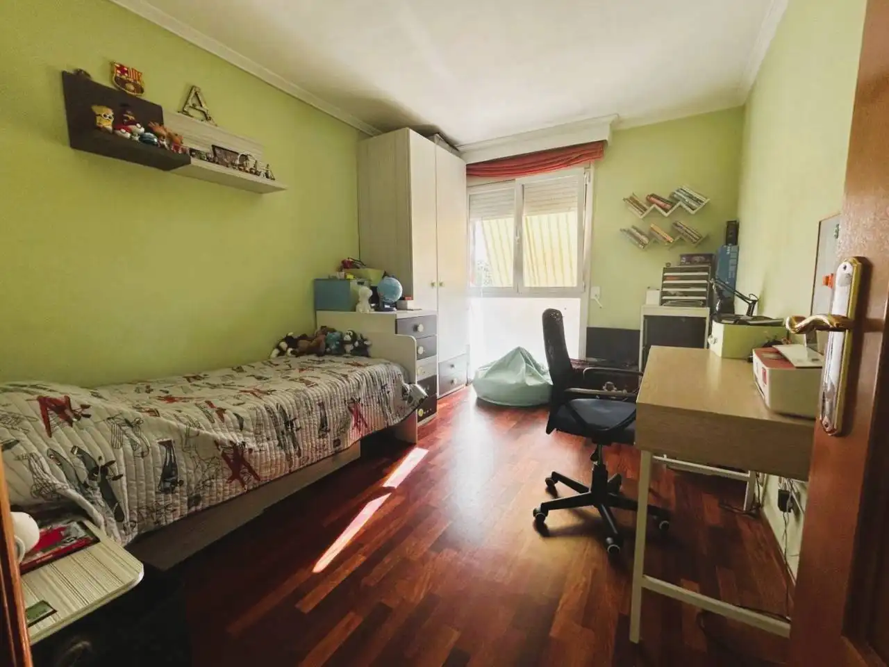 Bedroom of Flat for sale in Sabadell  with Air Conditioner, Heating and Parquet flooring
