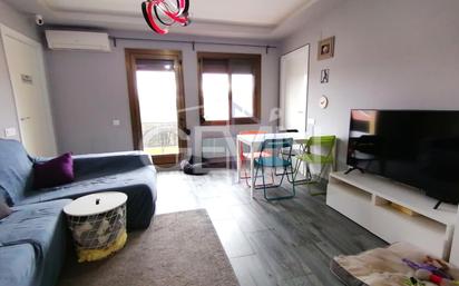 Living room of Flat for sale in Santa Perpètua de Mogoda  with Air Conditioner, Heating and Balcony