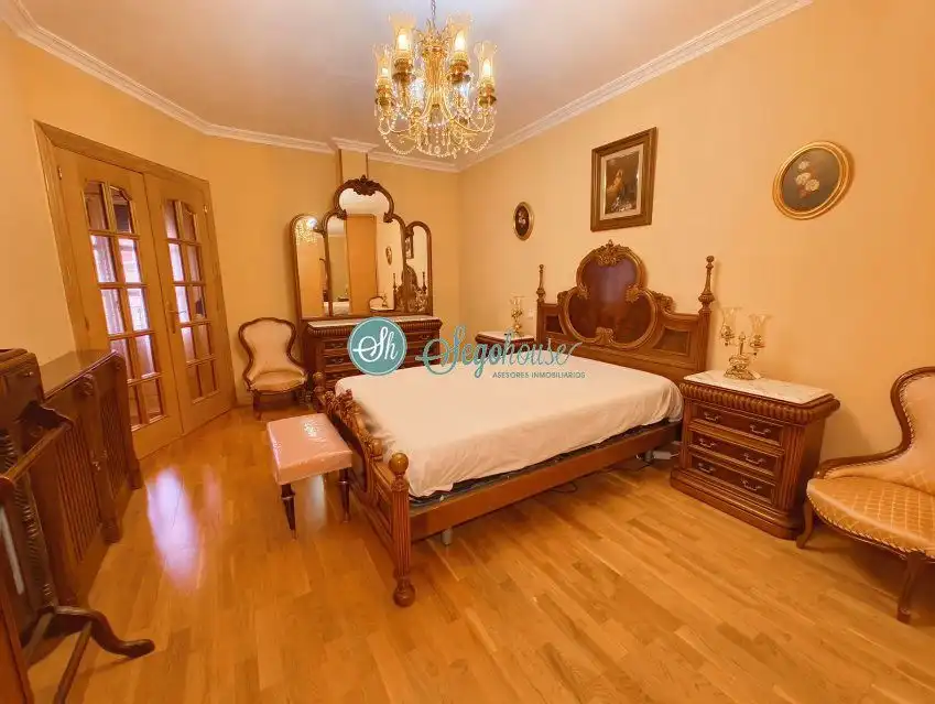 Schlafzimmer von Wohnung zur Miete in Segovia mit Heizung, Parkett und Möbliert