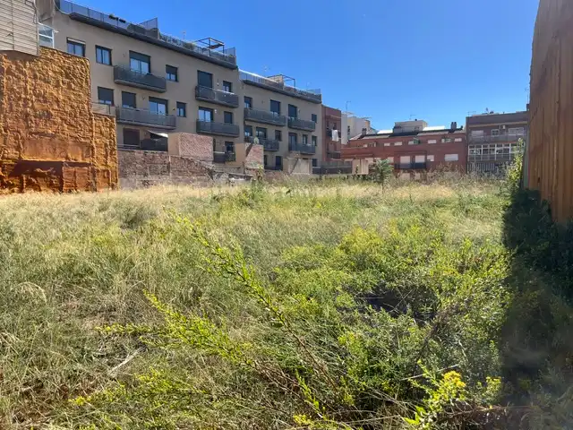 Residencial en venda en El Palau - Escorxador