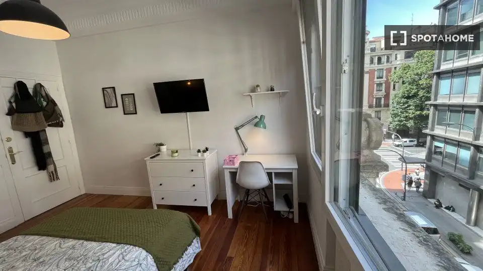 Bedroom of Flat for share in Bilbao   with Air Conditioner and Terrace