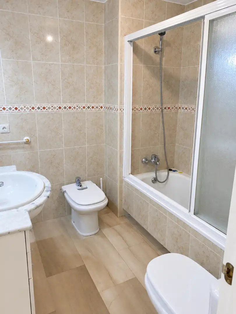 Bany de Pis en venda en Fuengirola amb Terrassa