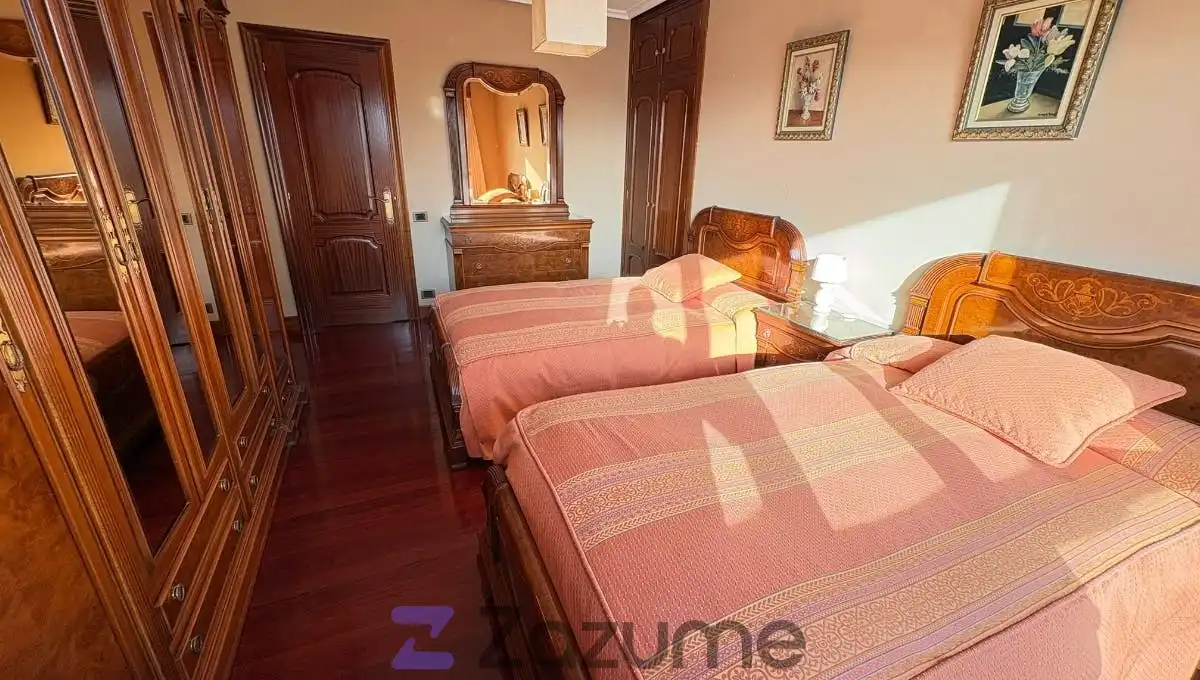 Habitación de Dúplex de alquiler en Noja con Jardín privado, Terraza y Piscina