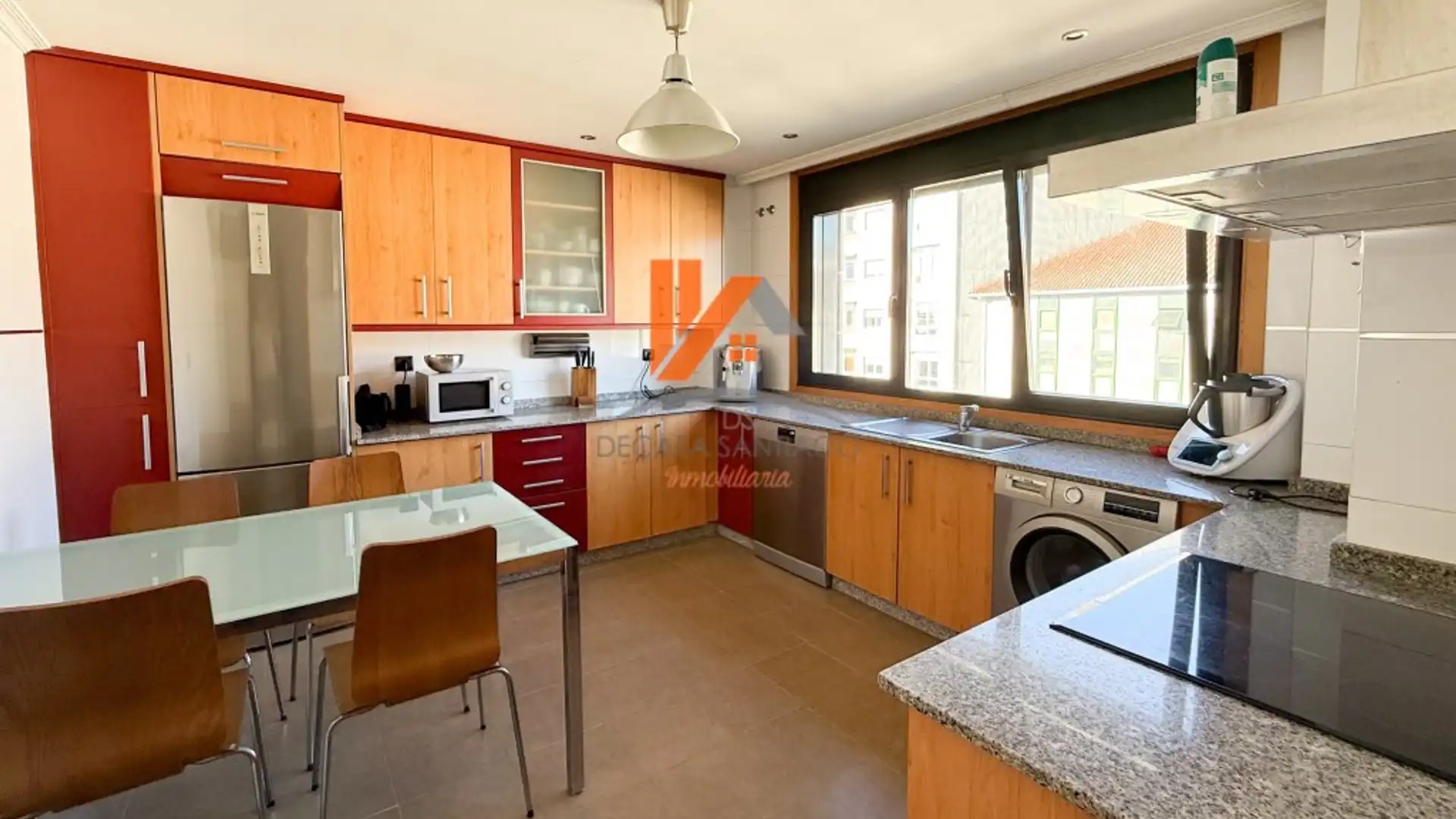 Kitchen of Flat for sale in Santiago de Compostela 