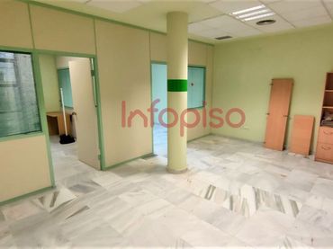 Office space with lift for sale in Valdepeñas