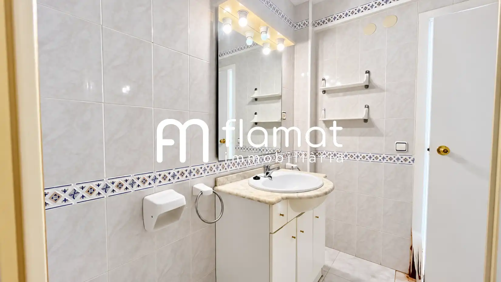 Bathroom of Flat for sale in Can Toni