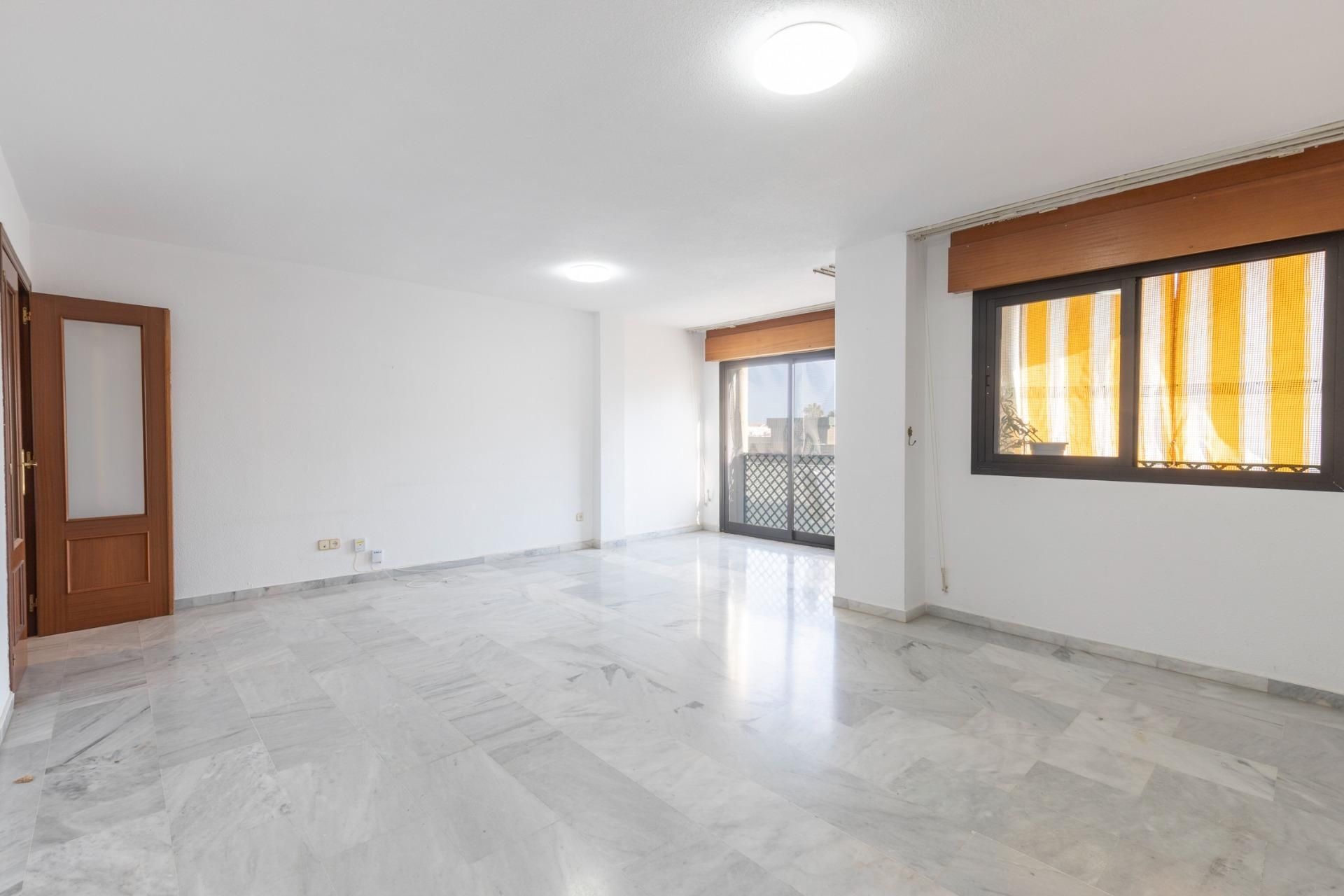 Piso en venta en Almuñécar con Terraza y Balcón