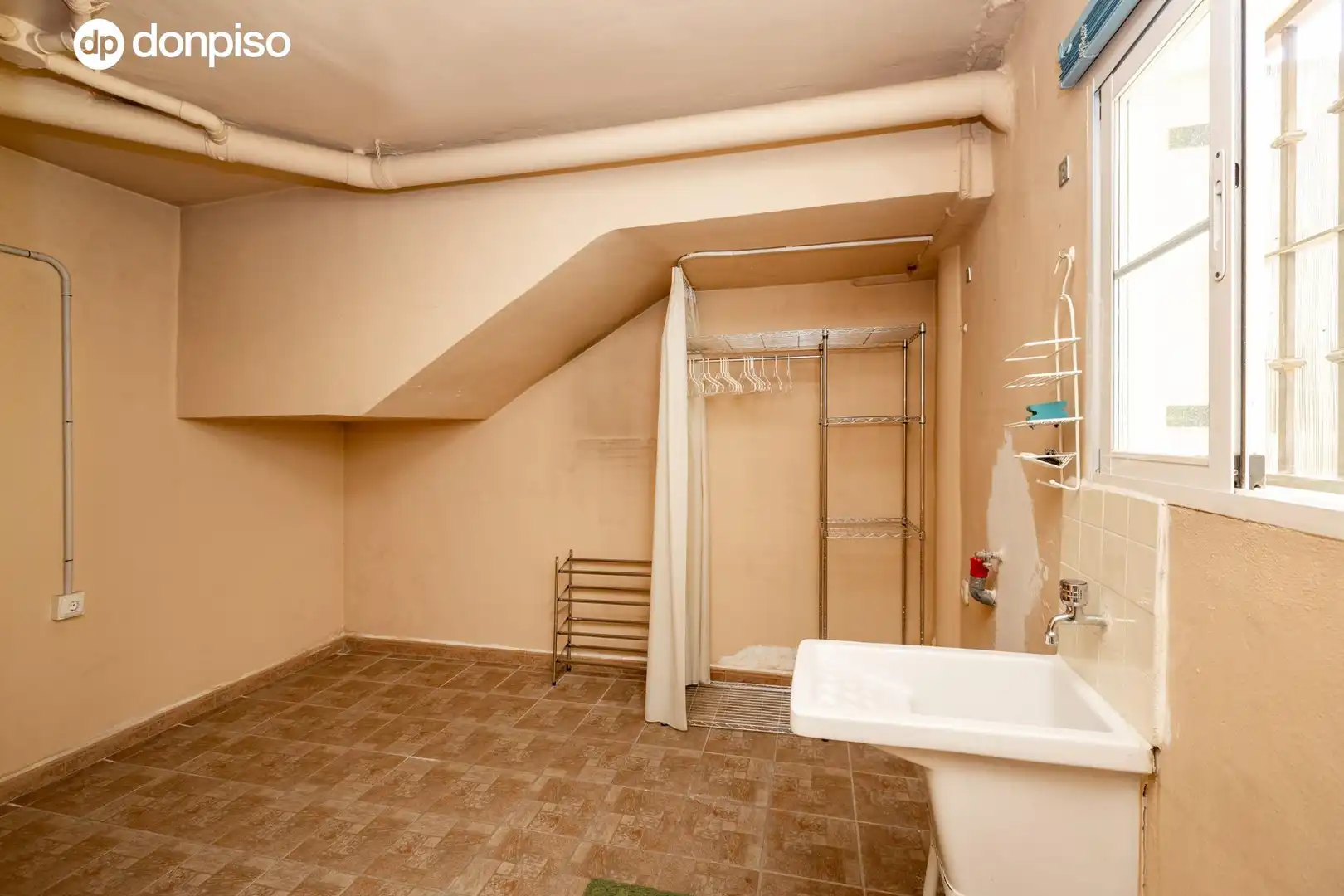 Casa aparellada amb terrassa en venda a MARIA PINET 10, imagen 46