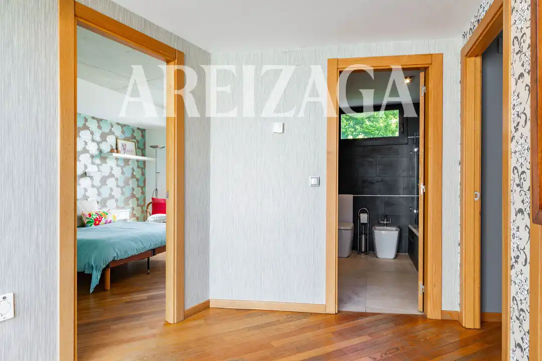 Dormitori de Casa o xalet en venda en Miramon - Zorroaga