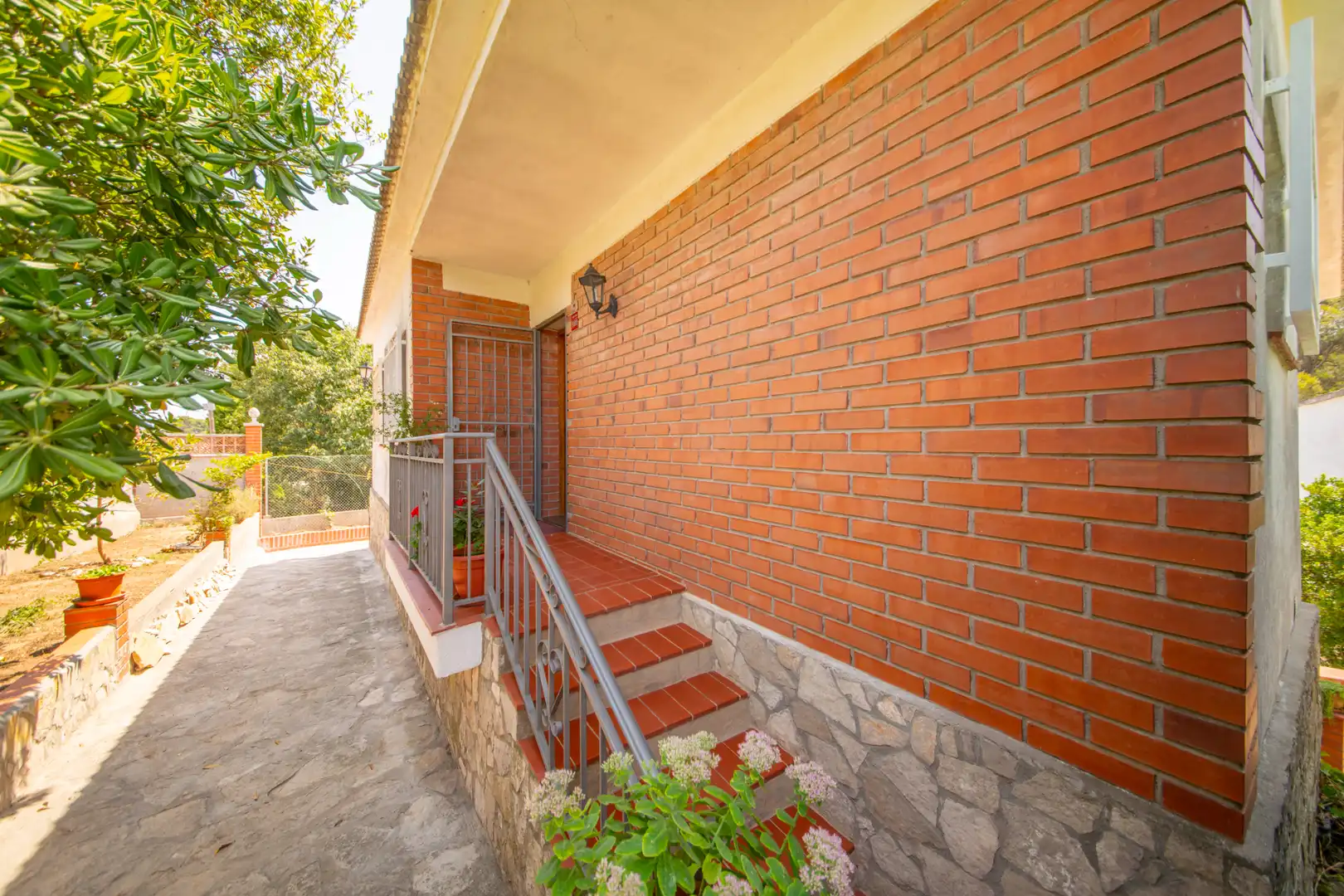Vista exterior de Casa o xalet en venda en Mediona amb Calefacció, Jardí privat i Terrassa