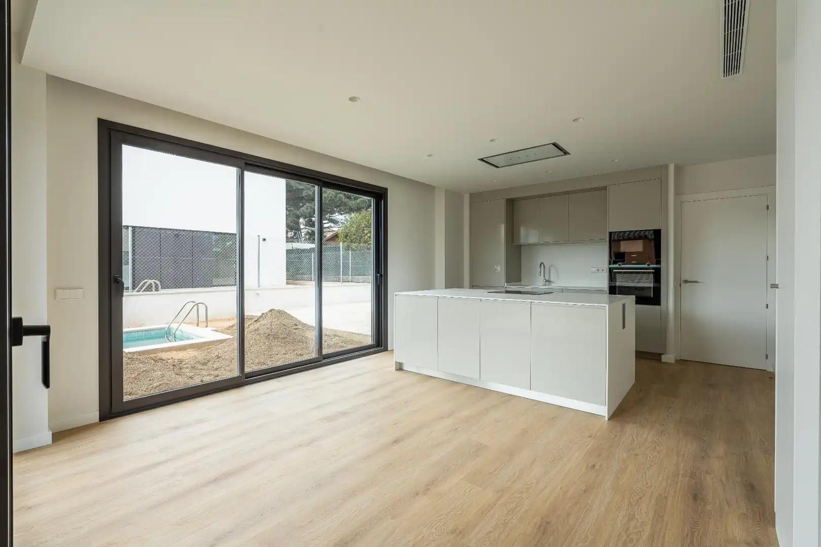 Küche von Haus oder Chalet zum Verkauf in Palamós mit Klimaanlage, Heizung und Privatgarten