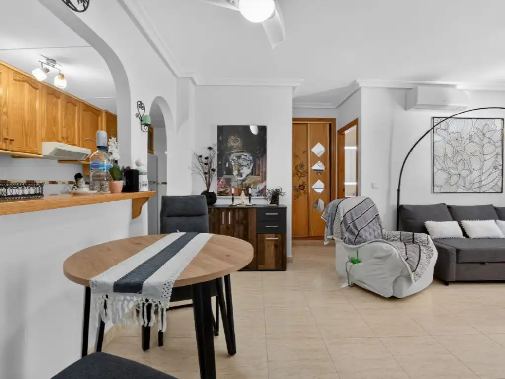 Sala d'estar de Casa o xalet en venda en Orihuela amb Aire condicionat, Jardí privat i Piscina comunitària
