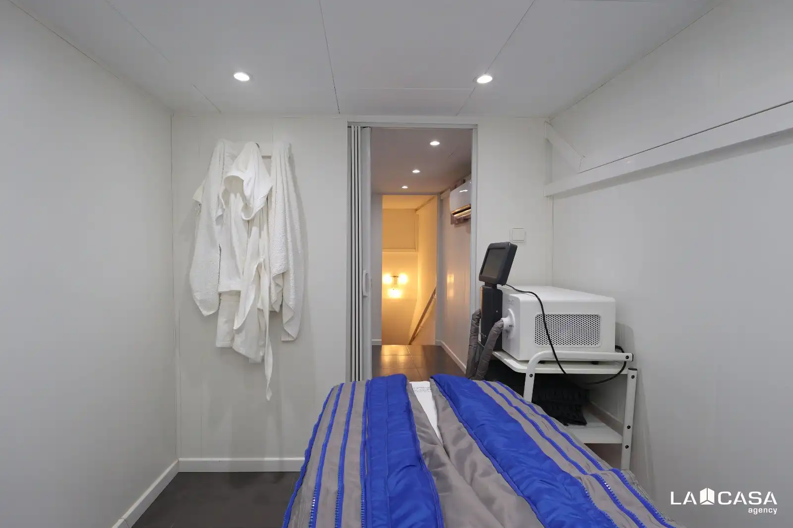 Business premises for transfer in Carrer de Blai, imagen 26