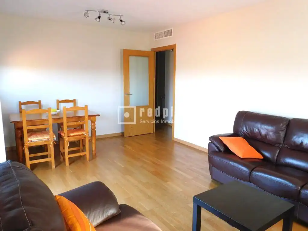 Vista exterior de Piso de alquiler en Madrid con Aire acondicionado, Calefacción y Jardín privado