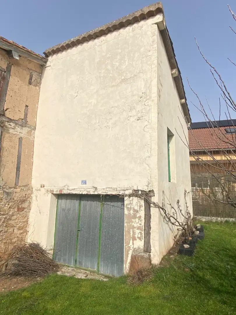 Außenansicht von Country house zum Verkauf in Arlanzón mit Privatgarten und Abstellraum